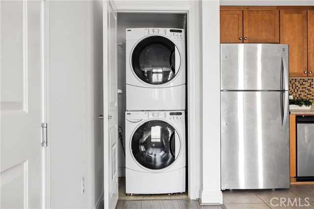 Detail Gallery Image 8 of 28 For 6938 Laurel Canyon Blvd #304,  North Hollywood,  CA 91605 - 2 Beds | 2 Baths