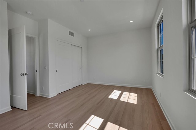 228 Birdseye, Irvine CA: https://media.crmls.org/medias/e5f41fd5-03de-4081-9fe5-5da5a1e9a066.jpg