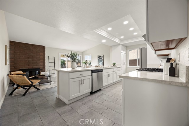 Detail Gallery Image 6 of 32 For 423 Montezuma St, Ontario,  CA 91762 - 3 Beds | 2 Baths