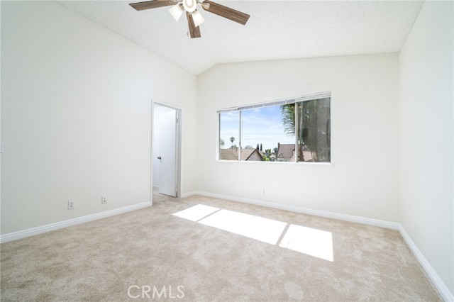 11500 Winery Drive, Fontana CA: https://media.crmls.org/medias/e5f4a901-e1f2-47d6-bb76-7bc1a8825fef.jpg
