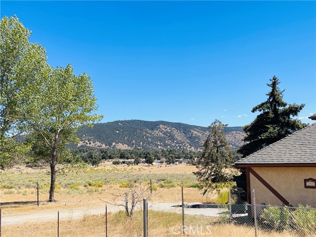 10500 Steinhoff Road, Frazier Park CA: https://media.crmls.org/medias/e5f4b842-c8ca-4097-8d49-fd43229880c4.jpg