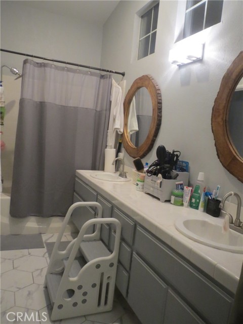 Detail Gallery Image 4 of 16 For 406 E Center, Anaheim,  CA 92805 - 3 Beds | 2/1 Baths