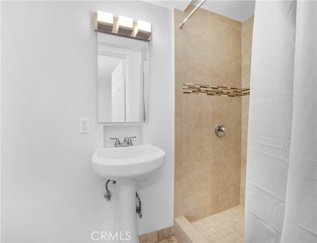 12244 Runnymede Street, 2 photo 8