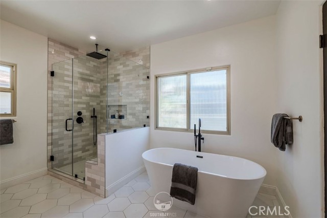 Detail Gallery Image 18 of 29 For 202 N Irena Ave #B,  Redondo Beach,  CA 90277 - 3 Beds | 2/1 Baths