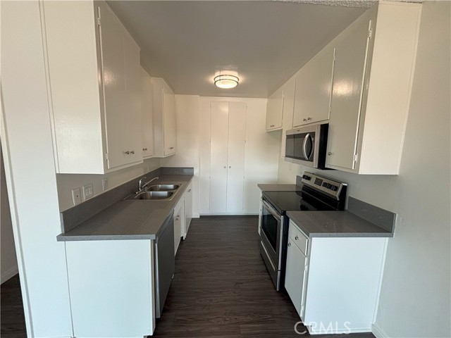 Detail Gallery Image 10 of 16 For 3710 Garnet St #217,  Torrance,  CA 90503 - 2 Beds | 2 Baths