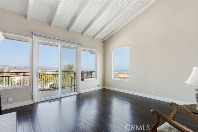 Detail Gallery Image 5 of 65 For 33695 Blue Lantern St, Dana Point,  CA 92629 - 4 Beds | 4/2 Baths