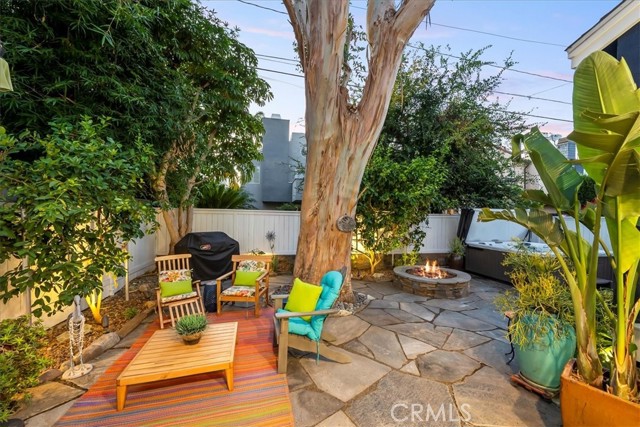 2607 Maple Avenue, Manhattan Beach, California 90266, 5 Bedrooms Bedrooms, ,3 BathroomsBathrooms,Residential,Sold,Maple,SB22213564