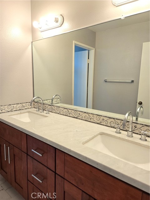 Detail Gallery Image 25 of 37 For 1026 Damascus Cir, Costa Mesa,  CA 92626 - 5 Beds | 3 Baths