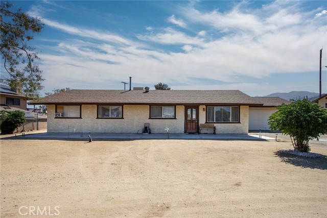 7103 Hanford Avenue, Yucca Valley CA: https://media.crmls.org/medias/e5f943fb-a310-4615-bf14-b42bfc3a7f5c.jpg