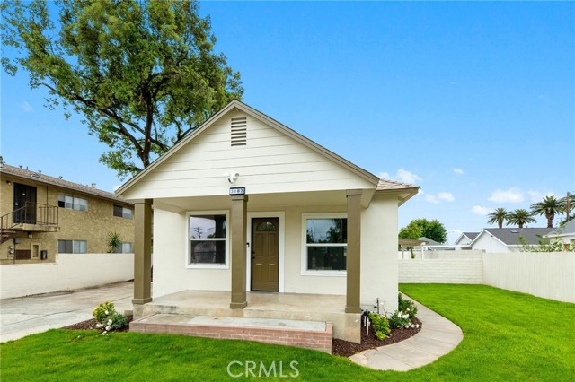 Detail Gallery Image 3 of 37 For 3882 Taft St, Riverside,  CA 92503 - 3 Beds | 2 Baths