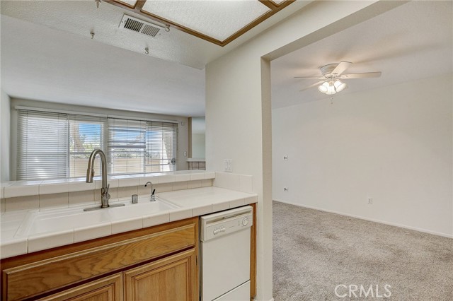 Detail Gallery Image 31 of 49 For 2731 Erringer Rd #35,  Simi Valley,  CA 93065 - 1 Beds | 1 Baths