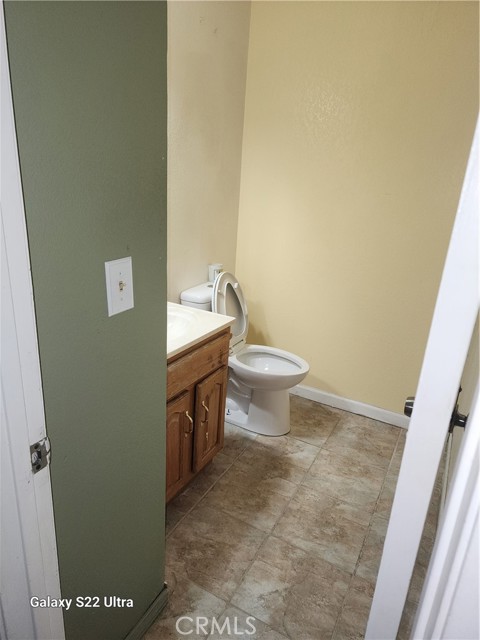 16171 Winterwood Lane, Fontana CA: https://media.crmls.org/medias/e5fa8d66-9108-4b09-93ec-b2c66bfdada4.jpg