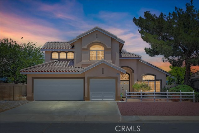 Detail Gallery Image 4 of 46 For 13984 Palomino Ct, Victorville,  CA 92394 - 5 Beds | 3 Baths