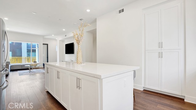Detail Gallery Image 7 of 38 For 16372 Moonstone Cir, Tustin,  CA 92782 - 3 Beds | 3/1 Baths