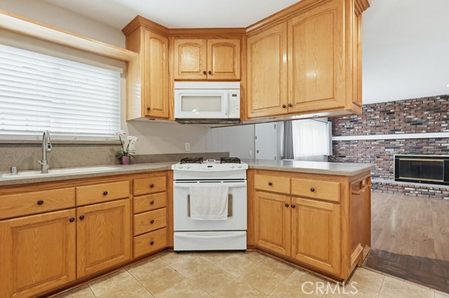 Detail Gallery Image 25 of 74 For 5346 E Flagstone St, Long Beach,  CA 90808 - 4 Beds | 3 Baths