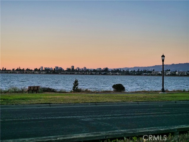 Detail Gallery Image 21 of 45 For 68 Vista Rd, Alameda,  CA 94502 - 3 Beds | 2/1 Baths