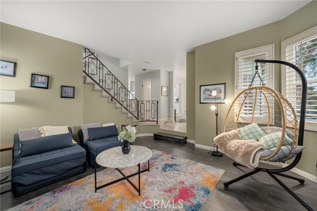 Detail Gallery Image 7 of 39 For 383 Park Ave, Long Beach,  CA 90814 - 3 Beds | 3 Baths