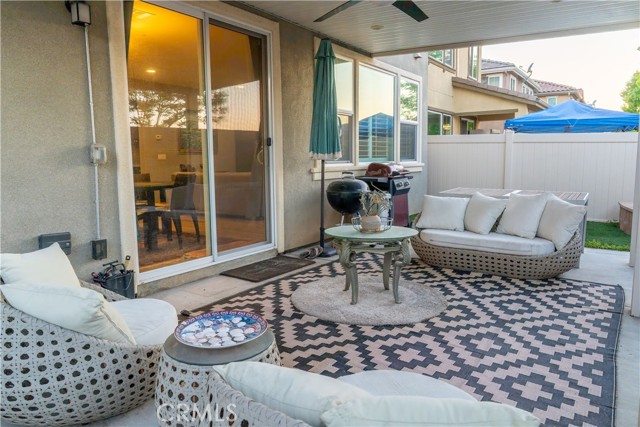 28428 Wild Rose Lane, Highland CA: https://media.crmls.org/medias/e5fdf093-b107-41c2-a411-928281f60ec0.jpg