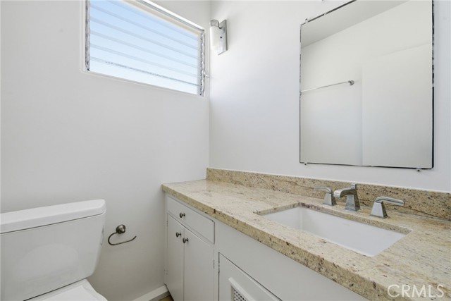 Detail Gallery Image 10 of 17 For 1210 1/2 W Oceanfront #1/2,  Newport Beach,  CA 92661 - 1 Beds | 1/1 Baths