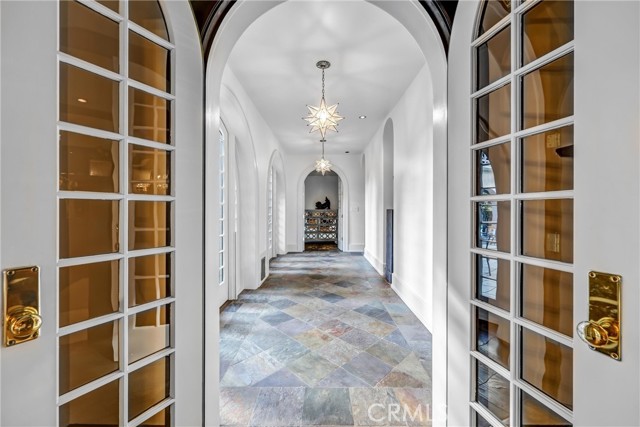 1215 Wentworth, Pasadena CA: https://media.crmls.org/medias/e5ff6190-e5eb-4df1-bb6c-33d55e21ee0b.jpg