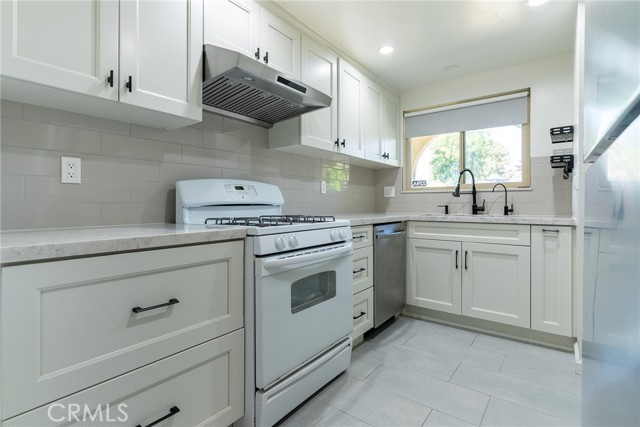 Detail Gallery Image 7 of 25 For 229 W Mission Rd a,  San Gabriel,  CA 91776 - 3 Beds | 2 Baths