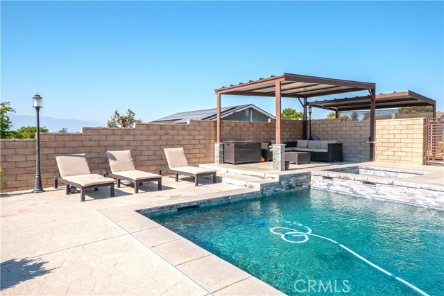 Detail Gallery Image 56 of 71 For 3985 Oakridge Cir, Norco,  CA 92860 - 5 Beds | 3 Baths