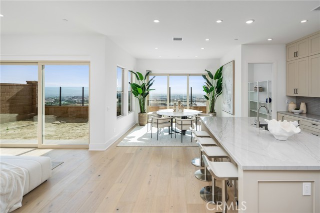 123 Oakstone, Irvine CA: https://media.crmls.org/medias/e6006694-aa3d-4cb7-b477-f52e55862857.jpg