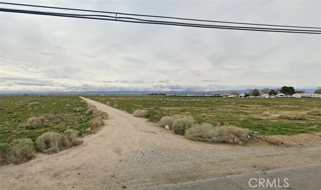 4800 W Rosamond Boulevard, Rosamond CA: https://media.crmls.org/medias/e6009f31-5ddb-43a0-a3a7-e8b7607f41a5.jpg