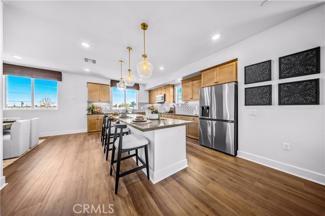 Detail Gallery Image 8 of 25 For 586 via Chelsea, Camarillo,  CA 93012 - 3 Beds | 2/1 Baths