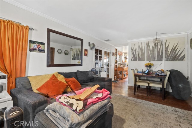 932 Coronado Avenue, Long Beach CA: https://media.crmls.org/medias/e602b8b2-1739-4a95-b5ed-adf583fc8ec9.jpg