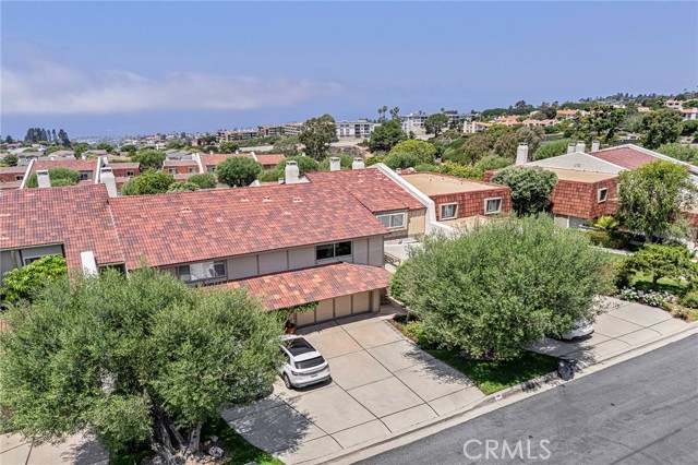 54 Cresta Verde Drive, Rolling Hills Estates CA: https://media.crmls.org/medias/e602d388-384c-4c21-a6fa-41bc64b6d87b.jpg