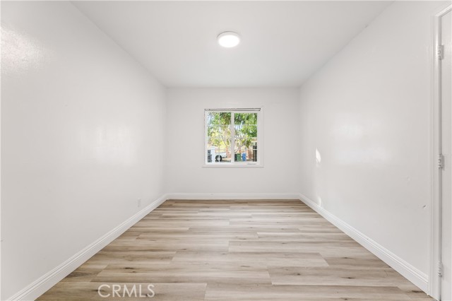 14592 Lyle Street, Sylmar CA: https://media.crmls.org/medias/e6035d37-2fe6-471d-81f3-c2375d9d8eda.jpg