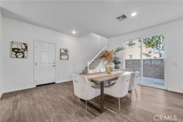 5855 Silveira Street, Eastvale CA: https://media.crmls.org/medias/e6036e4a-f091-4d5b-bea1-47d291c3b9b7.jpg