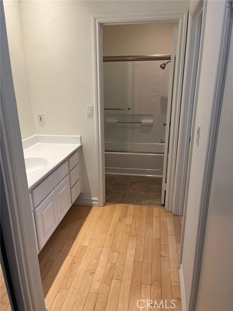 Detail Gallery Image 8 of 22 For 300 N El Molino Ave #107,  Pasadena,  CA 91101 - 2 Beds | 2 Baths