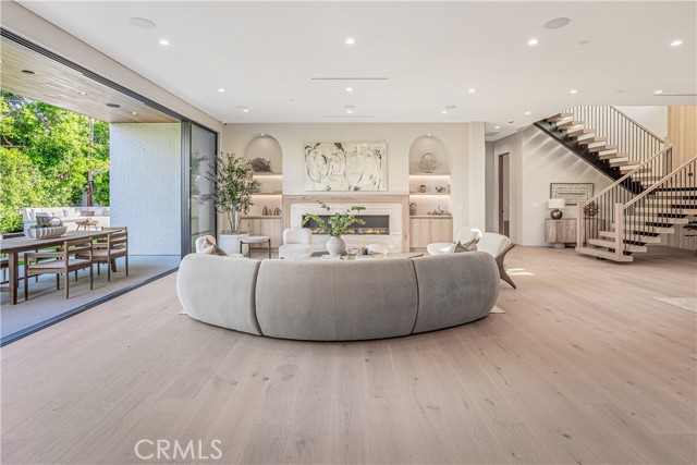 Detail Gallery Image 6 of 34 For 4830 Valjean Ave, Encino,  CA 91436 - 5 Beds | 5/1 Baths