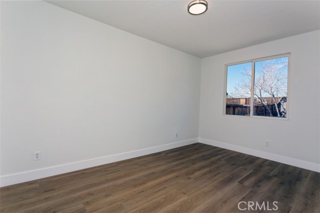 Detail Gallery Image 13 of 38 For 12596 Glen Canyon, Victorville,  CA 92395 - 5 Beds | 3 Baths