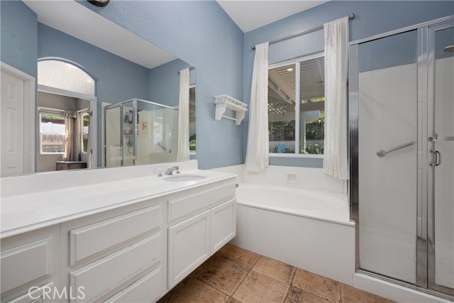 42708 Mountain Shadow Road, Murrieta CA: https://media.crmls.org/medias/e603e2c3-0ea6-4b28-a801-950647eb817b.jpg