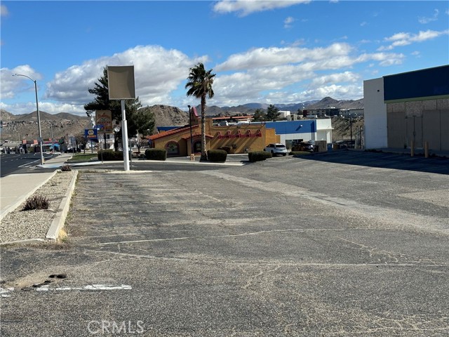 15095 7th Street, Victorville, California 92395, ,Commercial Sale,For Sale,15095 7th Street,CRIV24044327