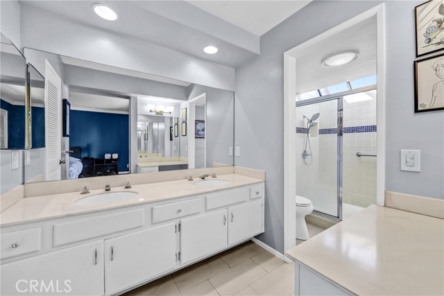 Detail Gallery Image 24 of 35 For 984 W Riverside Dr, Burbank,  CA 91506 - 3 Beds | 3 Baths