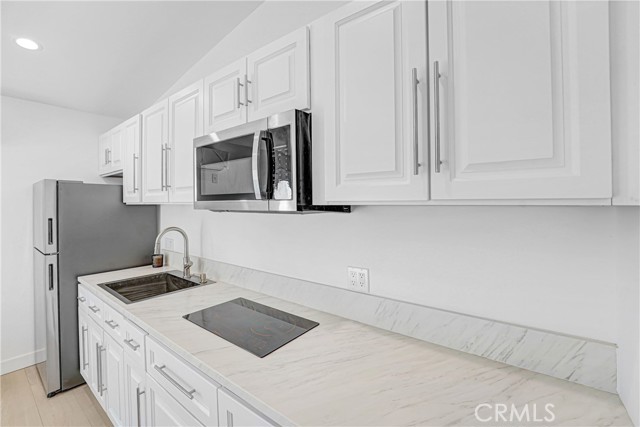 Detail Gallery Image 26 of 29 For 18216 Hartland St, Reseda,  CA 91335 - – Beds | – Baths