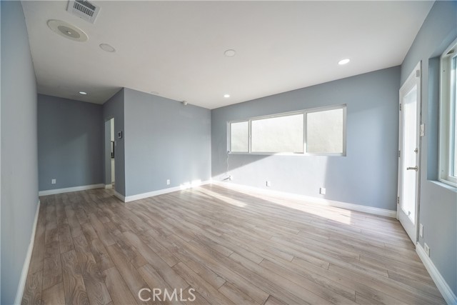 Detail Gallery Image 10 of 41 For 5709 E Beverly Bld, Los Angeles,  CA 90022 - 4 Beds | 2 Baths