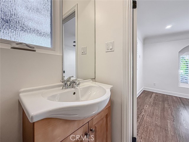 Detail Gallery Image 33 of 60 For 15452 Varden, Sherman Oaks,  CA 91403 - 4 Beds | 4 Baths