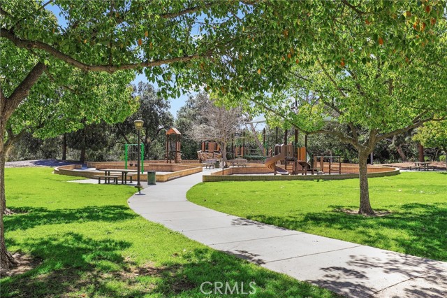 Detail Gallery Image 38 of 44 For 841 Sunstone St, Westlake Village,  CA 91362 - 3 Beds | 2/1 Baths