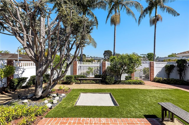 Detail Gallery Image 5 of 34 For 1901 Altura, Corona Del Mar,  CA 92625 - 4 Beds | 3 Baths