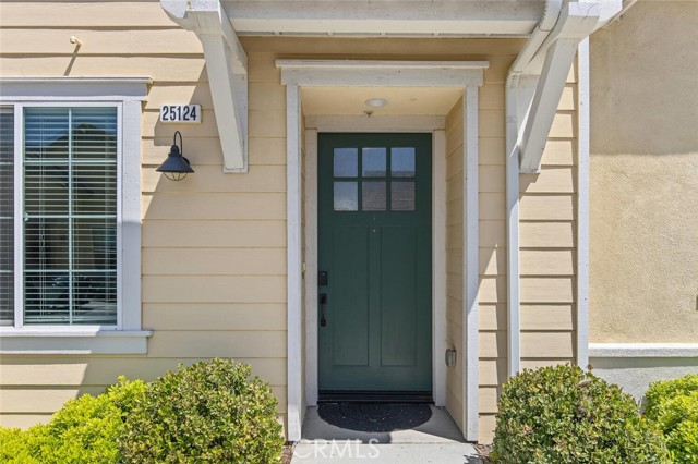 Detail Gallery Image 3 of 47 For 25124 Limetree Ln, Canyon Country,  CA 91387 - 2 Beds | 2/1 Baths