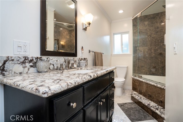 825 Tyburn Road, Palos Verdes Estates CA: https://media.crmls.org/medias/e6091b04-c742-478d-a6e4-57d0882e0044.jpg