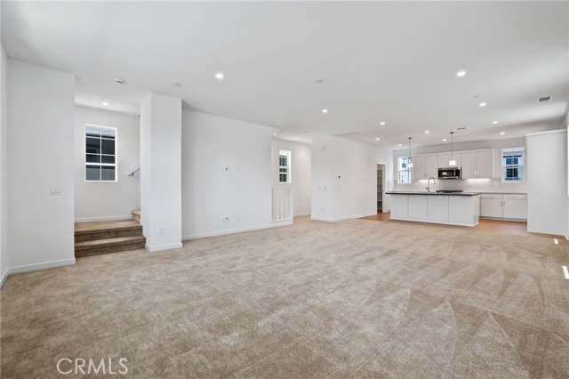 139 Jessup Way, Tustin CA: https://media.crmls.org/medias/e6095b08-9423-48d4-8eca-072f9b62dea2.jpg