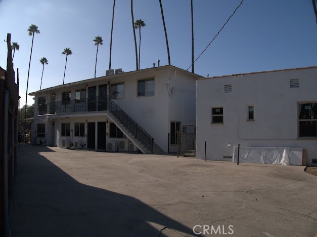 Detail Gallery Image 3 of 18 For 3160 Warwick Ave #2,  Los Angeles,  CA 90032 - 2 Beds | 1 Baths