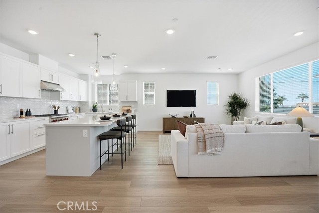 Detail Gallery Image 10 of 53 For 2392 Haley Point Drive #104,  Ventura,  CA 93003 - 3 Beds | 3/1 Baths