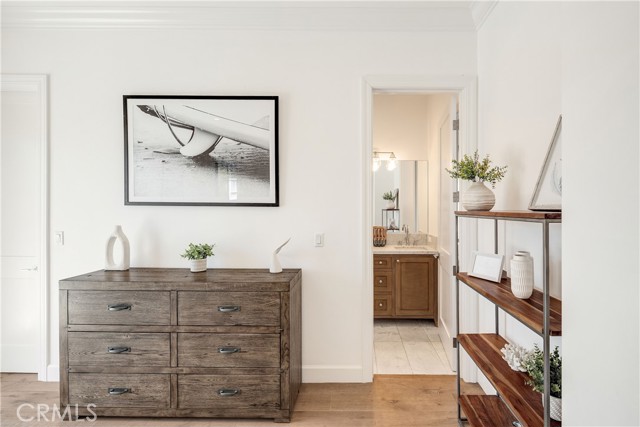 2001 Oak Avenue, Manhattan Beach, California 90266, 5 Bedrooms Bedrooms, ,5 BathroomsBathrooms,Residential,For Sale,Oak,SB25183354
